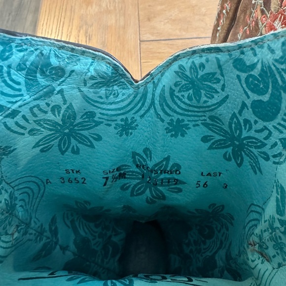 Corral Women’s Brown Heeled Boots with Floral Embroidery - Picture 2 of 5